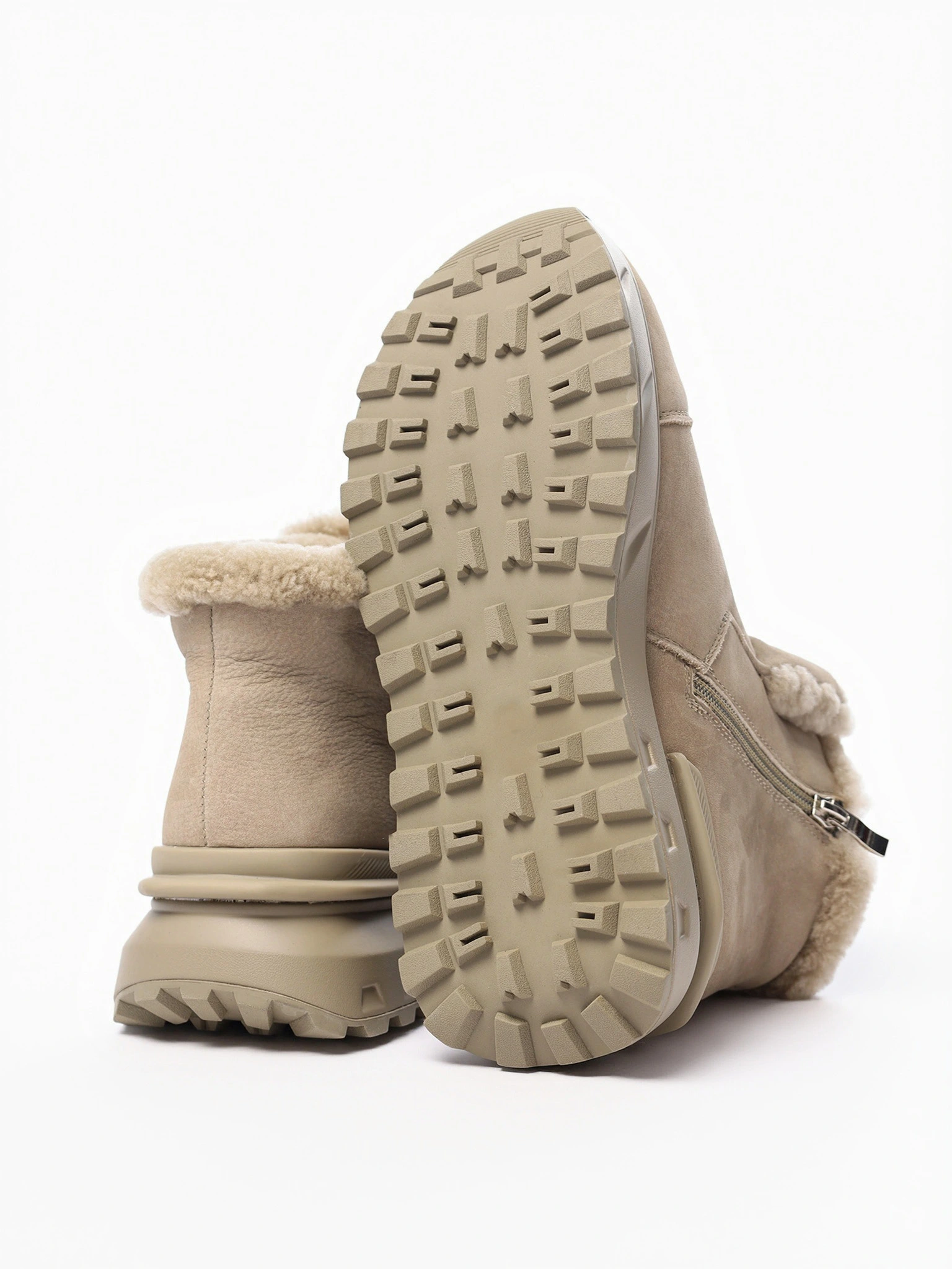 Ботинки цвета хаки на рельефной подошве